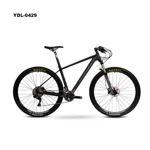 China atacado novo design fibra de carbono bicicleta 29 polegadas mountain bike