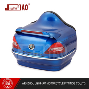 유럽에서 핫 세일 오토바이 후면 상자 ABS 가죽 알루미늄 LED 라이트 블랙 레드 화이트 실버 668 방수 오토바이 액세서리 - Product Image 6
