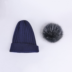 Faux Fur Pom invierno moda caliente manguito de punto azul marino gorro - Product Image 5