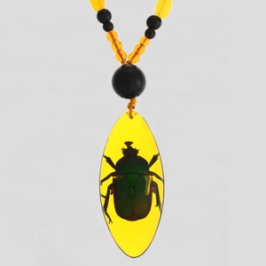 Collier scorpion en résine, classique, cadeau spécial de grande taille, ambre - Product Image 2