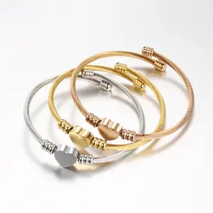 Joyería de moda en tres colores, brazalete trenzado con Cable de acero inoxidable, pulsera con dije romántico de corazón