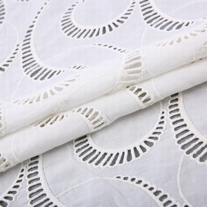 Tejido de alta calidad <span class=keywords><strong>ojal</strong></span> de guipur de algodón hecho <span class=keywords><strong>a</strong></span> <span class=keywords><strong>mano</strong></span> tela de bordado - Product Image 1