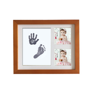 Kit <span class=keywords><strong>de</strong></span> marco <span class=keywords><strong>de</strong></span> fotos para huellas y huellas <span class=keywords><strong>de</strong></span> manos <span class=keywords><strong>de</strong></span> bebés recién nacidos con almohadilla <span class=keywords><strong>de</strong></span> tinta Safe For Touch para bebés - Product Image 4