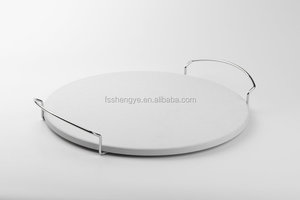 <span class=keywords><strong>Pietra</strong></span> <span class=keywords><strong>per</strong></span> <span class=keywords><strong>Pizza</strong></span> in gres di 14.2 diametro con bordo smaltato e impugnature in Silicone - Product Image 2