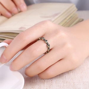 Anillo de Dedo Creativo y Lindo para Niñas, Diseño de Gatita en Latón - Product Image 3