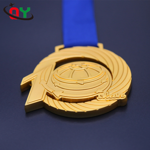 Promozione A Buon Mercato Su Misura Su Ordinazione Die Colpito Del Metallo di Sport di Calcio Medaglia Chiave gancio display - Product Image 2
