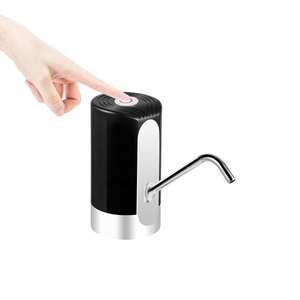 Mini USB <span class=keywords><strong>a</strong></span> casa prensa <span class=keywords><strong>de</strong></span> mano dispensador <span class=keywords><strong>de</strong></span> <span class=keywords><strong>agua</strong></span> eléctrico <span class=keywords><strong>de</strong></span> la bomba <span class=keywords><strong>de</strong></span> la botella - Product Image 3