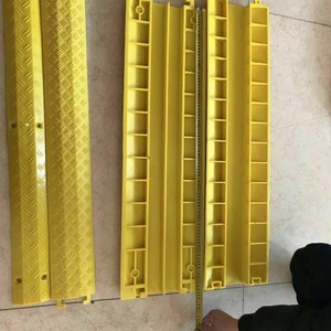 Protector de Cables de Plástico con Certificación CE y RoHS, Protector de Cables de Plástico de PVC para Interiores, Dos <span class=keywords><strong>Canales</strong></span>, Gran Venta de Fábrica - Product Image 5