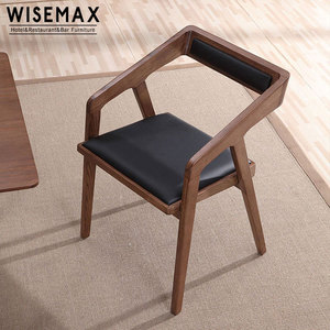 Meubles de restaurant design d'Europe du Nord en gros, salle à manger moderne, chaise <span class=keywords><strong>Katakana</strong></span> rembourrée en cuir PU avec accoudoirs en bois - Product Image 3
