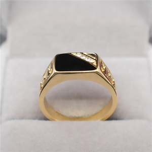 Gioielli di moda maschile classico Color oro strass anello di nozze nero smalto anello per gli uomini regalo di natale