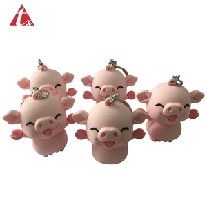 en caoutchouc mode mini promotionnel <span class=keywords><strong>dessin</strong></span> animé cochon jouets porte-clés logo personnalisé cochon porte-clés cochon - Product Image 2