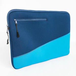 Funda para portátil de neopreno reciclado 100%, estilo moderno con cierre de cremallera, ajuste perfecto para bolsas y fundas para portátiles de 15" - Product Image 2
