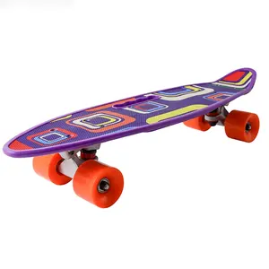 Sporting kunststoff 22inch fisch skateboard mit hohe qualität Wheel