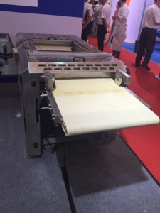 Máy Làm Bánh Sừng Bò Tự Động Dây Chuyền Sản Xuất Bánh Sừng Bò Hoàn Toàn - Product Image 3