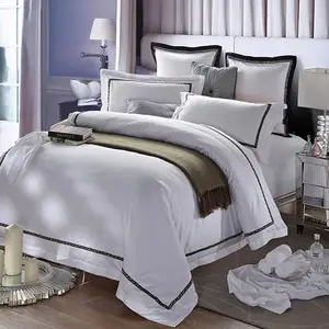 فندق فاخر النسيج تصميم طقم سرير مخصص شعار غطاء لحاف للفنادق