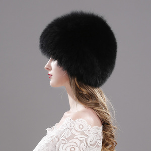 Chapeau d'hiver en fourrure de renard cousu à la main pour femmes avec motif rayé brodé à la main, ajustement extensible pour un usage quotidien et pour les fêtes - Product Image 6