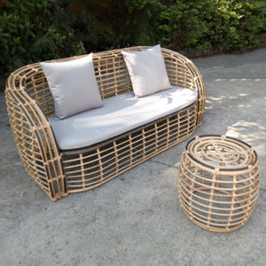 طقم أريكة وطاولة شاي من الخيزران للاستخدام الخارجي في الحدائق - Product Image 1