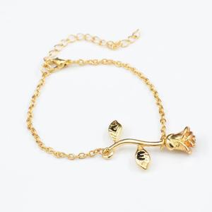 สร้อยข้อมือดอกกุหลาบสีแดงแฟชั่น เรียบง่าย สไตล์ดอกไม้ - Product Image 3