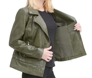 Chaqueta bomber de vuelo de cuero hecha a mano en piel de cordero suave perfecta para los amantes del desgaste urbano vintage y los viajeros - Product Image 3