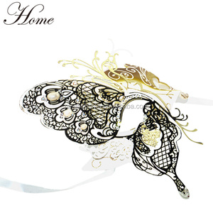 Mujer elegante <span class=keywords><strong>de</strong></span> <span class=keywords><strong>la</strong></span> mascarada <span class=keywords><strong>de</strong></span> <span class=keywords><strong>halloween</strong></span> <span class=keywords><strong>de</strong></span> mariposa metálica media <span class=keywords><strong>cara</strong></span> máscara <span class=keywords><strong>de</strong></span> bola - Product Image 6