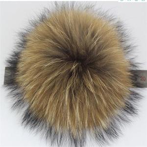 Moda <span class=keywords><strong>real</strong></span> Piel de mapache recorte 15 cm bola grande de la piel con broche de sombrero - Product Image 2