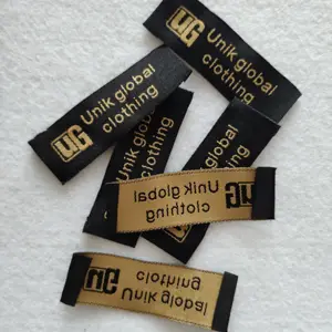 Groothandel Hoge Kwaliteit Zwarte Achtergrond En Gouden Logo Kleding Labels Nek Geweven Label