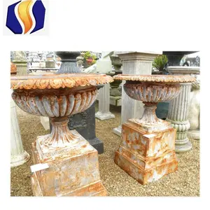 Decoratieve Antieke Gietijzeren Urn / Cast Iørn Planter