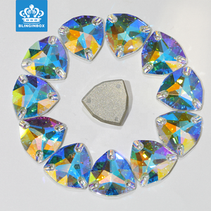 Top qualité or bas gros Triangle verre coudre sur strass dos plat couture sur strass pour strass épingle à cheveux - Product Image 1