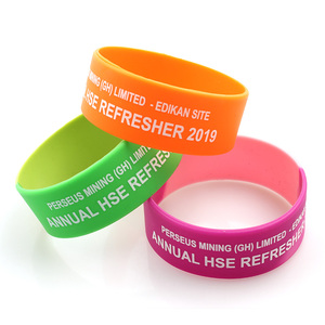Pulseras de goma de silicona que brillan en la oscuridad, personalizadas, para eventos - Product Image 2