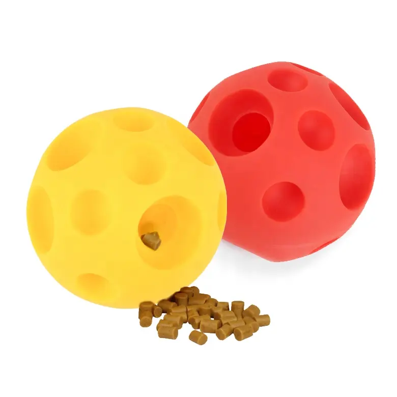 Amazon Hot Sale Dog Treat Ball Fun Interactive Dog Food Dispenser Toy Pet HealthyとIQ Ball Chew Toy Soft Rubber BallためDogs