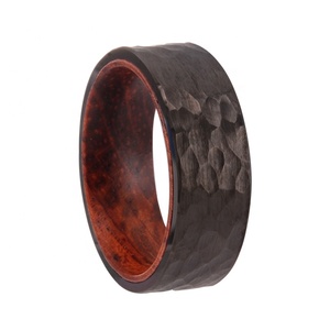 CHENG JEWELERS Anello in Tungsteno con Design Personalizzato a Costellazione, Intarsio in Legno da 8mm, Finitura Spazzolata Placcata Nera - Product Image 5