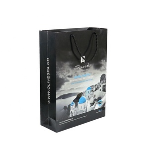 Precio barato de lujo de <span class=keywords><strong>papel</strong></span> <span class=keywords><strong>Kraft</strong></span> negro Cordón de compras bolsas de embalaje con impresión personalizada propios logotipos - Product Image 5