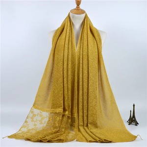 2019 Yiwu Factory New Schöne Lslamic Hochzeits kleid Party Wrap Hijab Kopftücher Lange Damen Baumwolle Perle Spitze Schal - Product Image 2