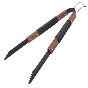 Mango de madera de barbacoa utensilios de acero inoxidable no-stick accesorios de barbacoa <span class=keywords><strong>parrilla</strong></span> pinzas de cuero con colgada en la pared. - Product Image 3