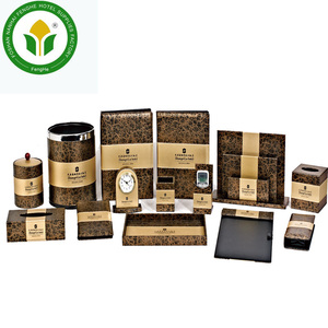 Otel odası kahverengi ve siyah deri imkanları deri aksesuarları ayarlar - Product Image 5