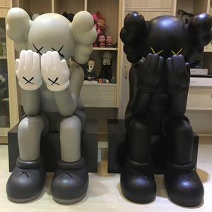 Usine pas cher prix assis kaws statue - Product Image 1
