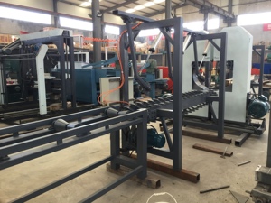Automático Doble tronco Vertical máquina de sierra de <span class=keywords><strong>cinta</strong></span> para corte de tronco de árbol - Product Image 3