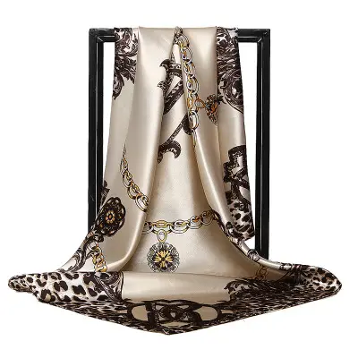 Cadeias de design de fábrica leopardo Polyester silk como cetim barato cachecol Italiano para as mulheres elegantes