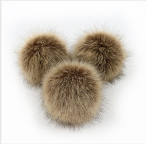 Usine de gros Faux <span class=keywords><strong>renard</strong></span> brut et fourrure de raton laveur Pom Pom boules Snap/Pin/Paster pour <span class=keywords><strong>une</strong></span> utilisation de vêtement - Product Image 2