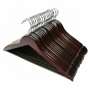Colgador de madera maciza para exhibición de tienda, colgador de ropa personalizado de 17,5 pulgadas - Product Image 2