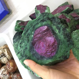 หิน Epidote ทับทิมดิบ,ธรรมชาติหยาบ - Product Image 3