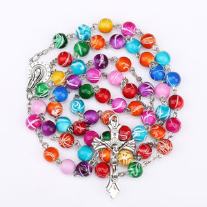 Colgante Multicolor <span class=keywords><strong>de</strong></span> Cruz religiosa <span class=keywords><strong>de</strong></span> Jesús, collar <span class=keywords><strong>de</strong></span> acrílico con cuentas <span class=keywords><strong>de</strong></span> <span class=keywords><strong>Rosario</strong></span>, <span class=keywords><strong>2022</strong></span> - Product Image 3