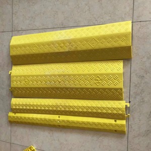 Protector de Cables de Plástico con Certificación CE y RoHS, Protector de Cables de Plástico de PVC para Interiores, Dos <span class=keywords><strong>Canales</strong></span>, Gran Venta de Fábrica - Product Image 4