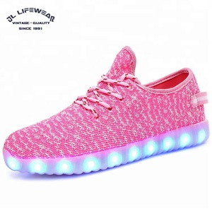 De peso ligero colorido logotipo personalizado brillante <span class=keywords><strong>Zapatos</strong></span> de deporte de los hombres de Led - Product Image 2