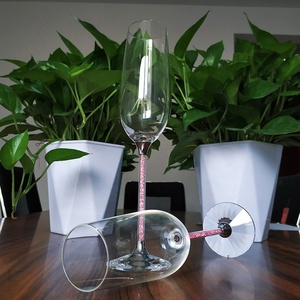 Lunettes à Champagne, verres en cristal blanc, flûte avec tige en diamant à vendre, en stock - Product Image 2