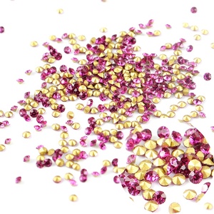 SS4.5 SS5.5 SS6.5 SS7.5 SS8.5 SS11 Kristal Noktası Geri Yapay Elmas <span class=keywords><strong>MC</strong></span> <span class=keywords><strong>Chaton</strong></span>, Rhinestones Çatal Ile