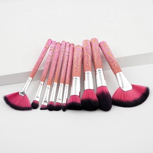 Las señoras <span class=keywords><strong>Rosa</strong></span> maquillaje delicado accesorios maquillaje cepillo negro cepillo 10 piezas, juego <span class=keywords><strong>de</strong></span> brochas <span class=keywords><strong>de</strong></span> maquillaje - Product Image 3