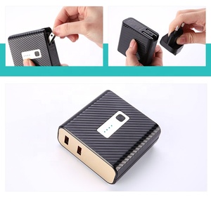 <span class=keywords><strong>6400</strong></span> <span class=keywords><strong>MAH</strong></span> Double Prise Source Portable Chargeur Rapide De Banque De Puissance avec le Sac DE PE - Product Image 2