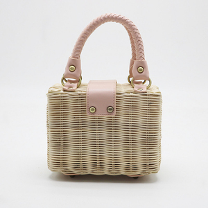 Sac à main pour femme en paille tressée pour les vacances d'été, article mixte en cuir PU, boîte de rangement en rotin faite à la main pour femmes - Product Image 4