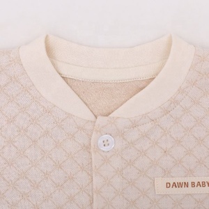 Set di <span class=keywords><strong>abbigliamento</strong></span> per neonato in cotone organico Jacquard star per neonati e bambine 2 pz Set di <span class=keywords><strong>abbigliamento</strong></span> con apertura frontale - Product Image 4